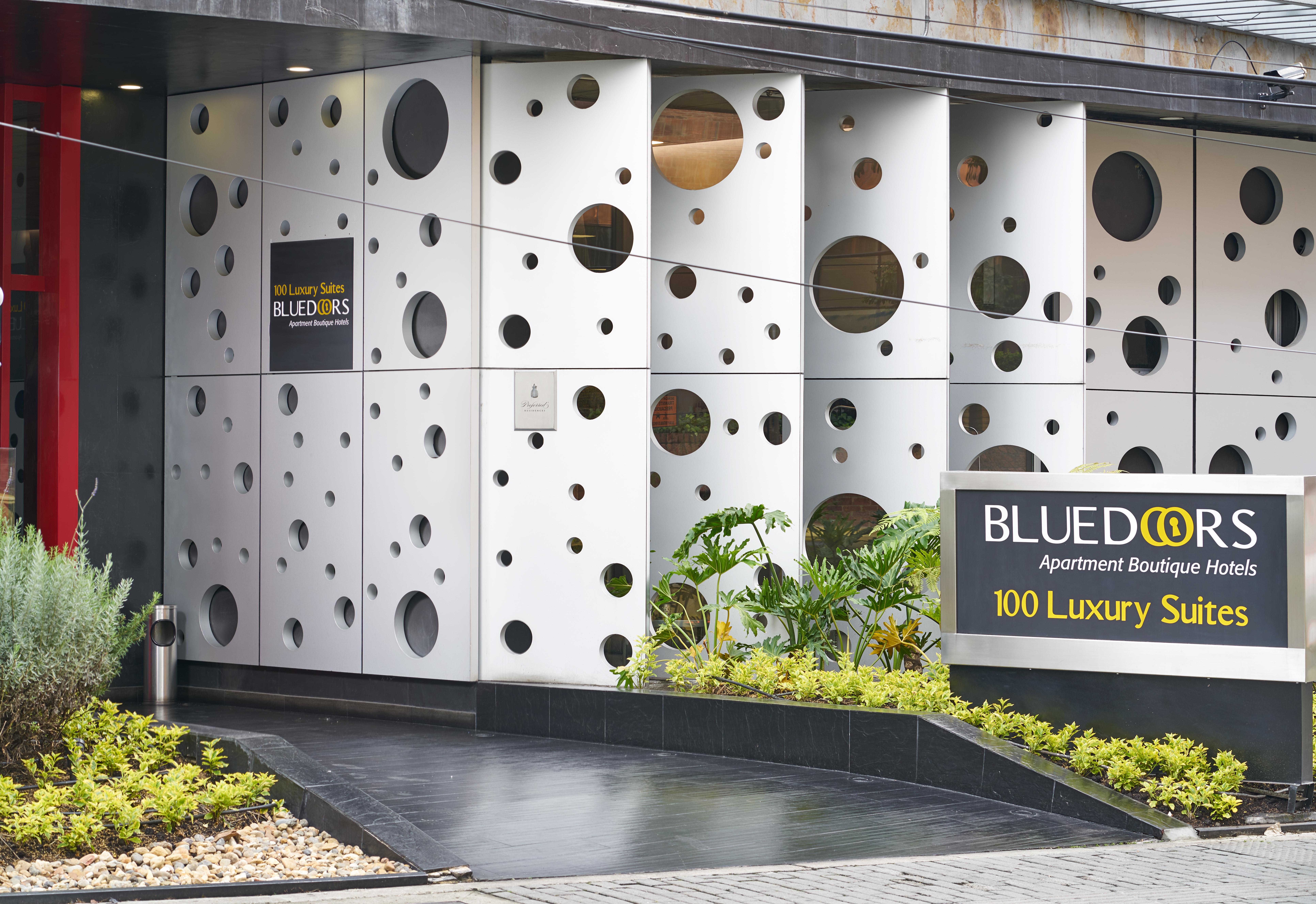 Hotel 100 Luxury Suites By Preferred Bogotá Exterior foto Bluedors